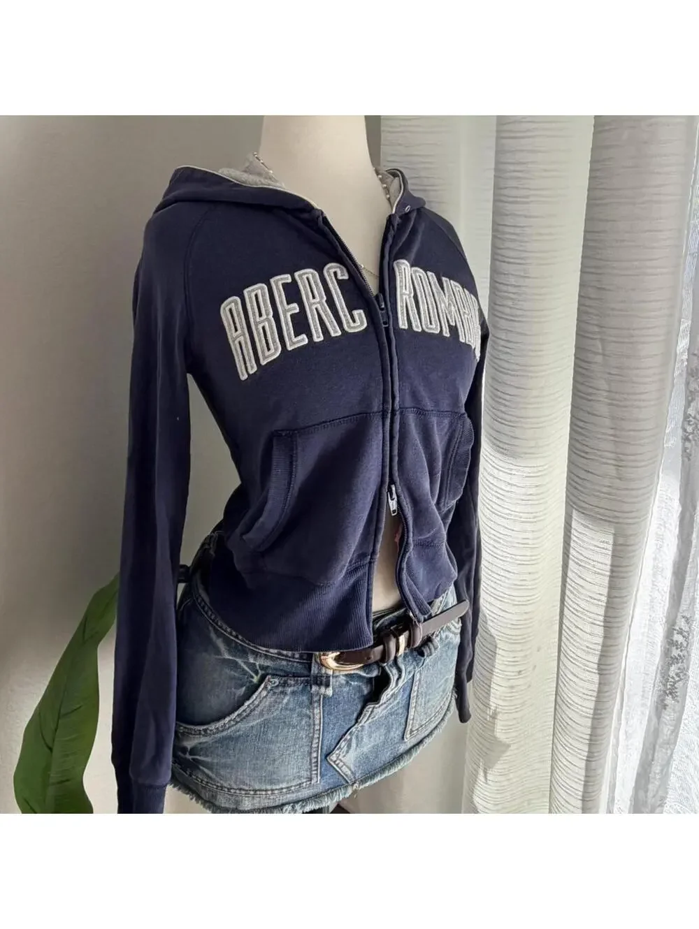 Y2K Abercrombie & Fitch Zip Hoodie - Picture 4 of 5